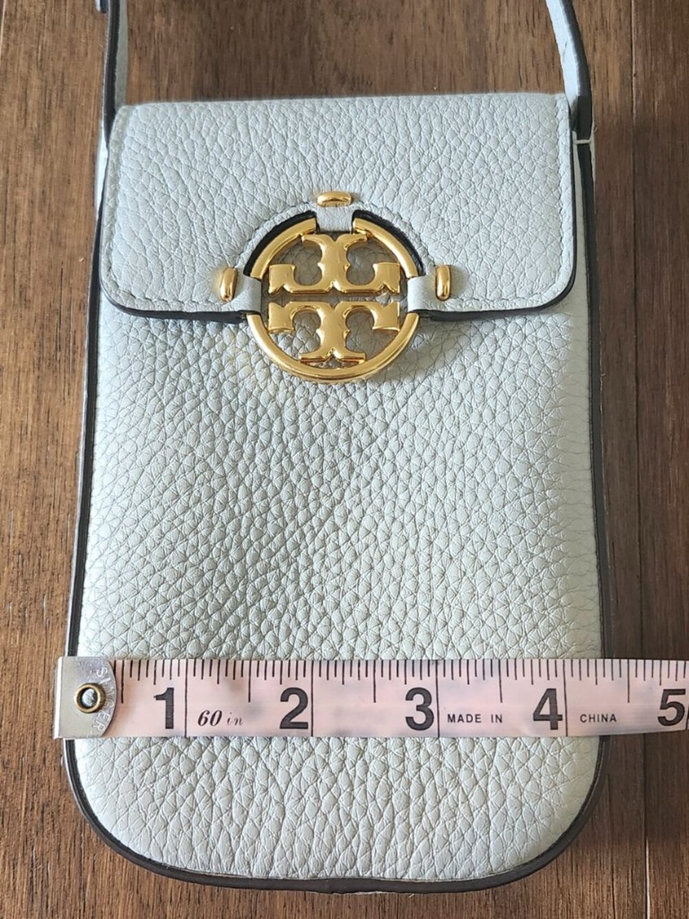 Tory Burch Phone Crossbody Bag – Light Gray Leather – Gold Logo – EUC - Picture 10 of 16